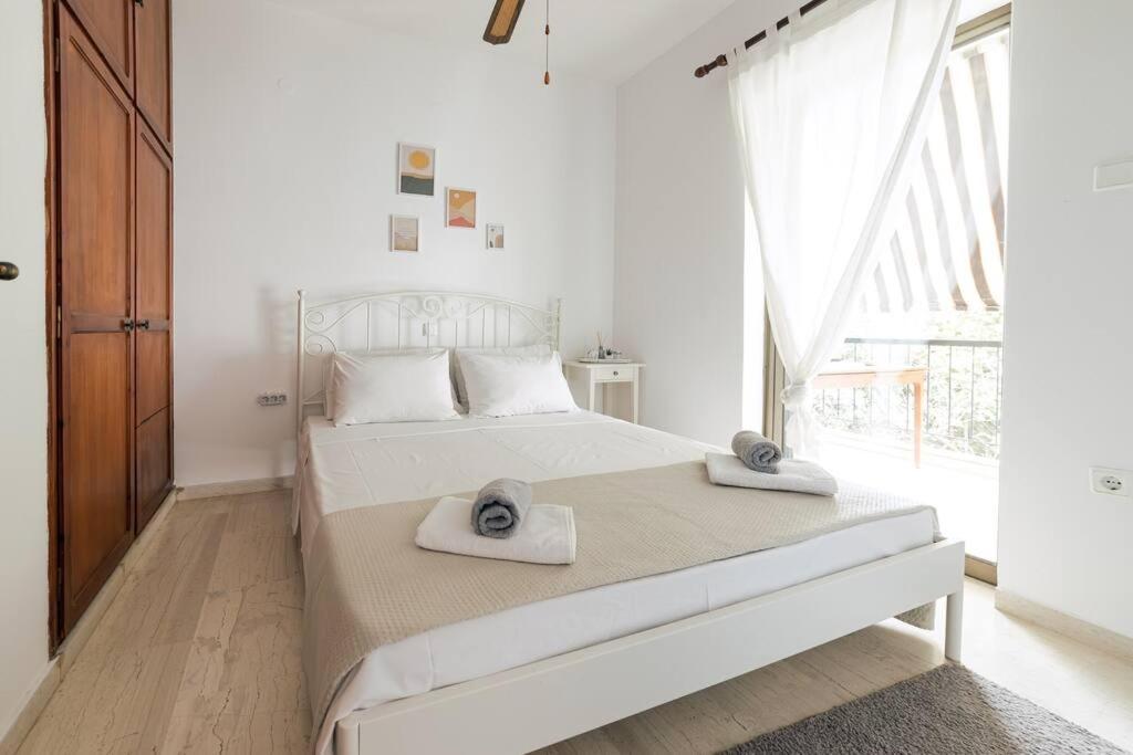 Seaside Escape Apartment Saronida Luaran gambar